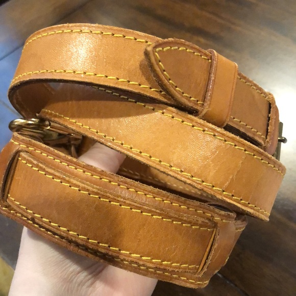 LOUIS VUITTON Replacement Vachetta Leather Shoulder Strap with LV Clasps and Pad - Picture 4 of 14